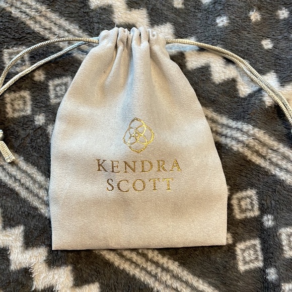 Kendra Scott Phoenix Wrap Ring - NWT - Size 7 - Picture 6 of 8